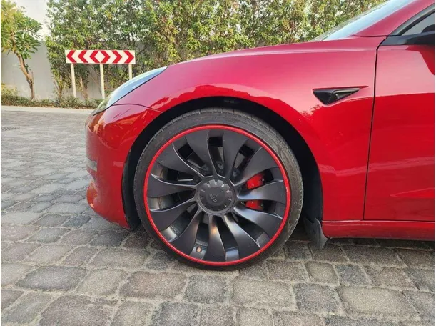 Car image 9