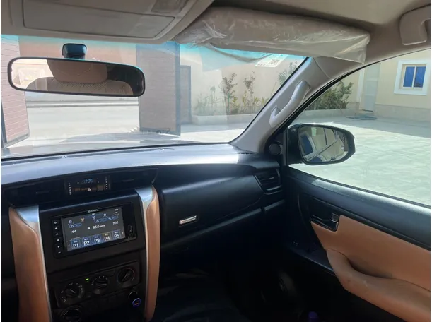 Car image 23