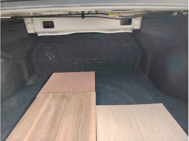Car image 40