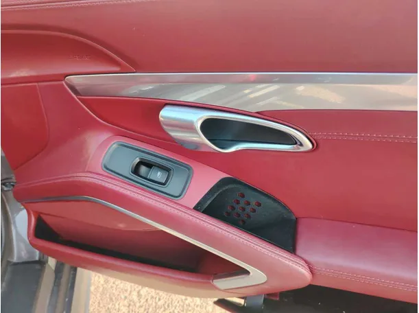 Car image 28