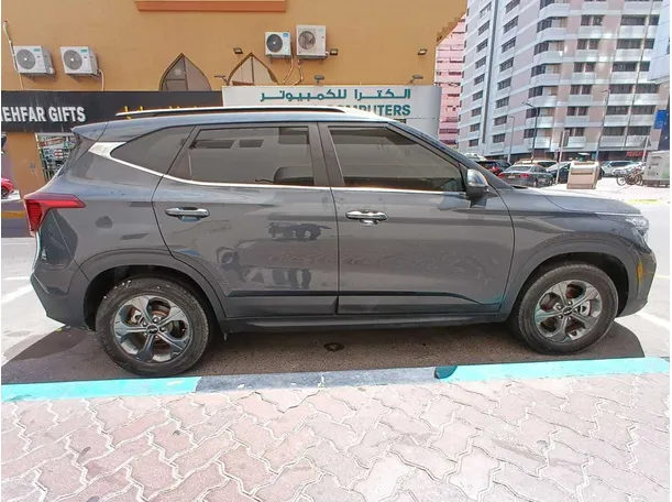 Car image 8