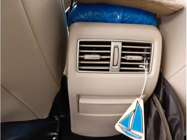 Car image 33