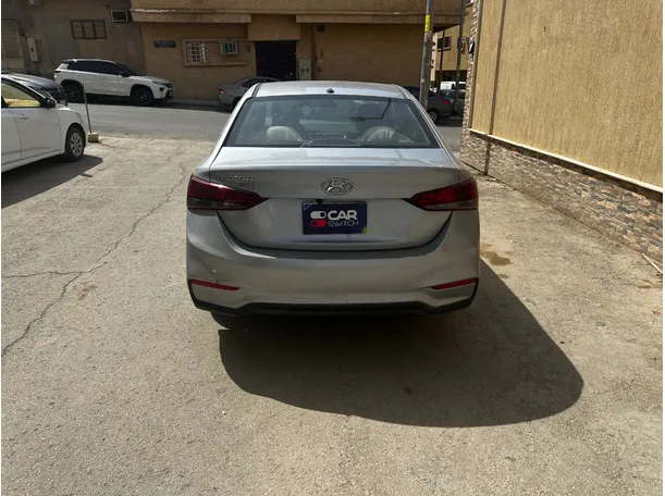 Car image 6