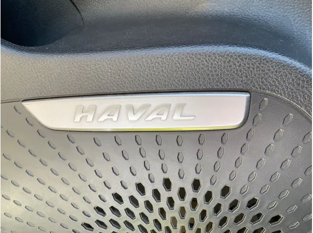 Car image 27