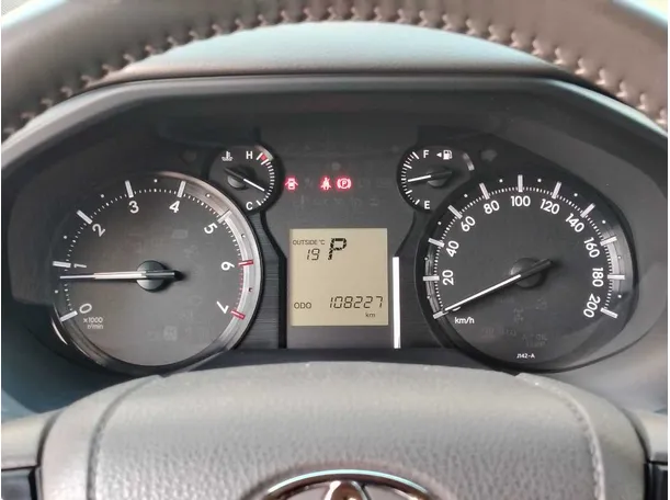 Car image 25