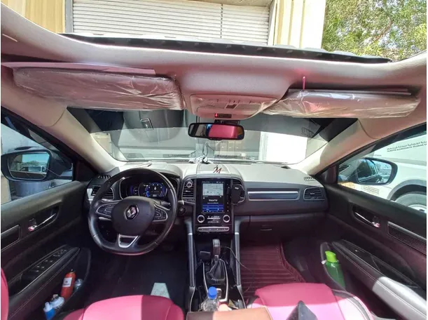 Car image 14