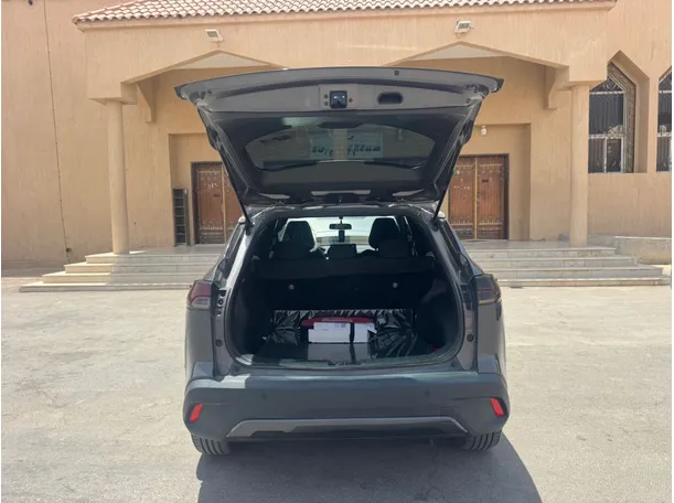 Car image 19