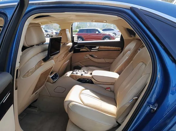 Car image 13