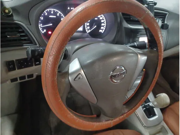 Car image 19