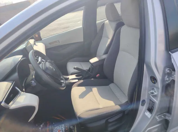 Car image 12