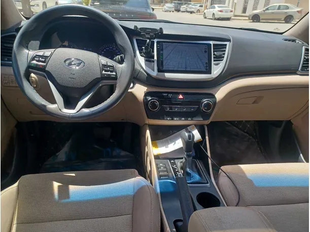 Car image 16