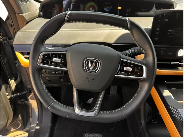 Car image 20