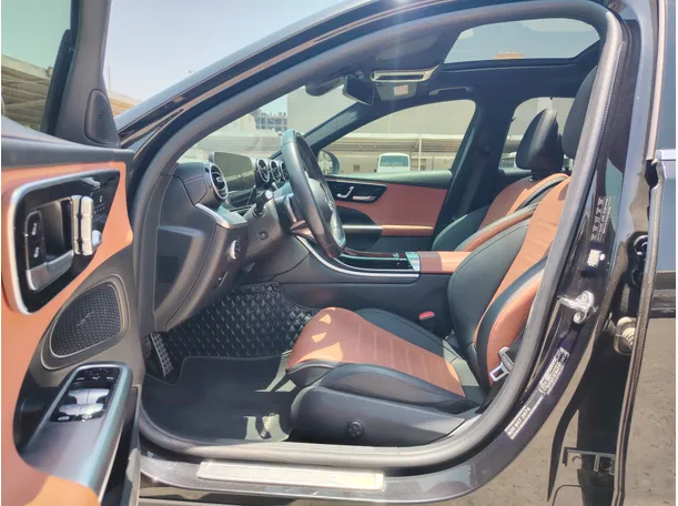 Car image 12