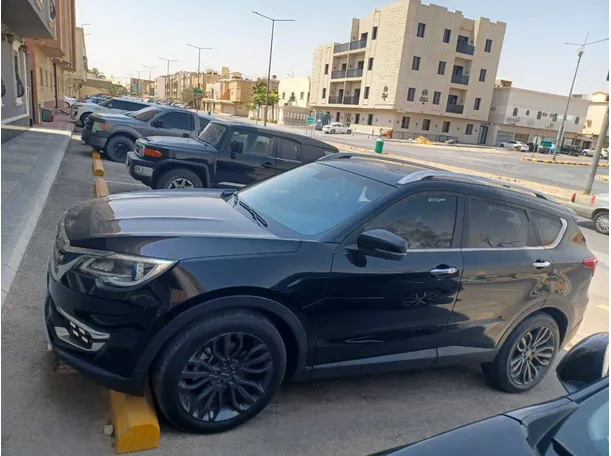 Car image 8