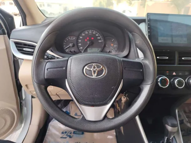 Car image 23