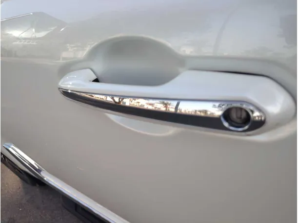 Car image 33