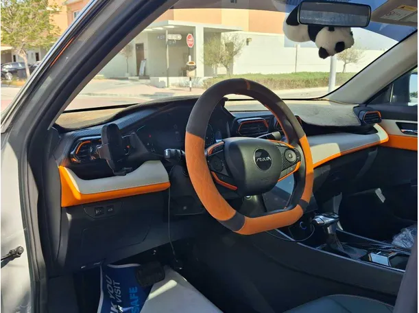 Car image 11