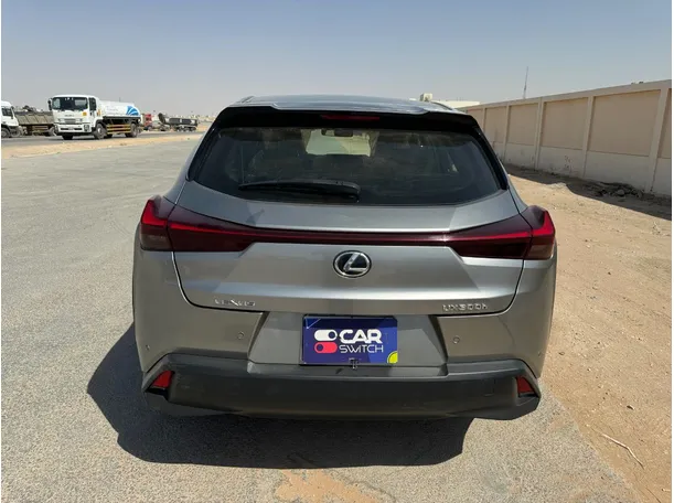 Car image 6
