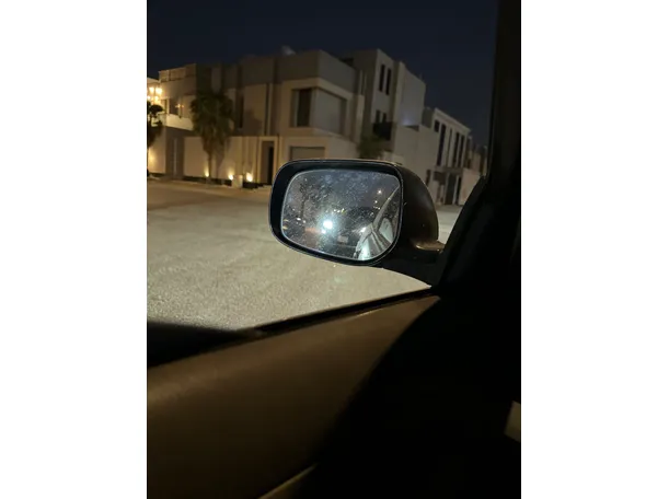 Car image 26