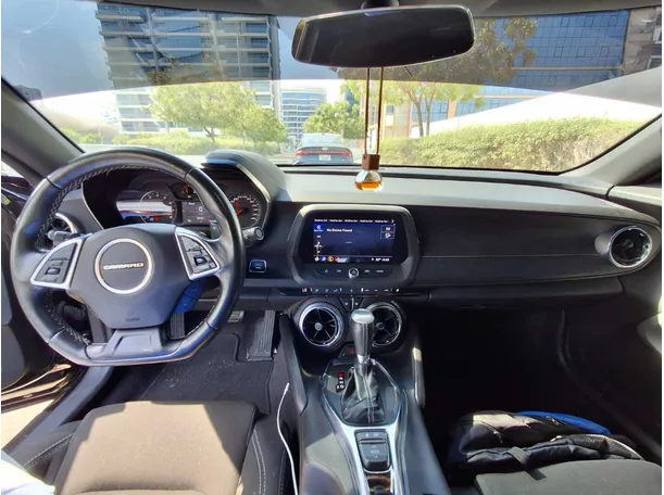 Car image 14