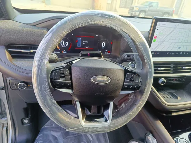 Car image 30