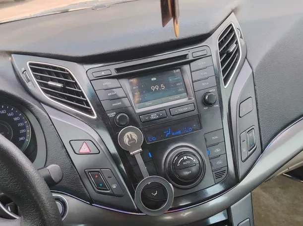 Car image 34