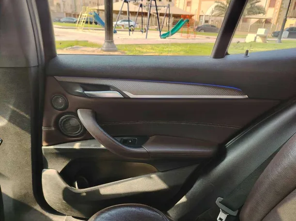 Car image 37