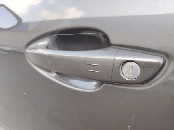 Car image 27