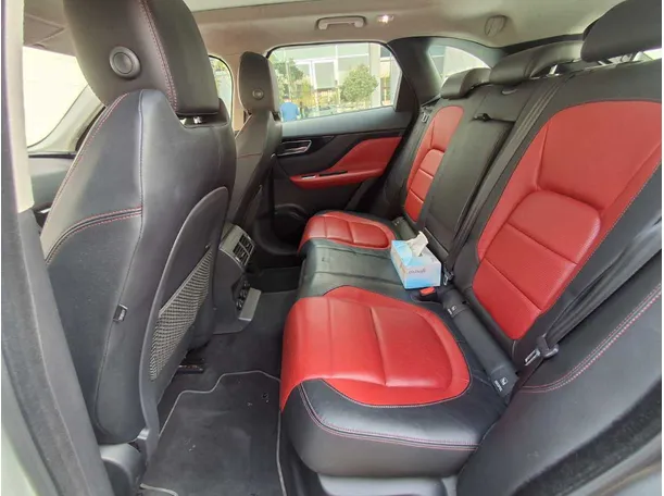 Car image 13