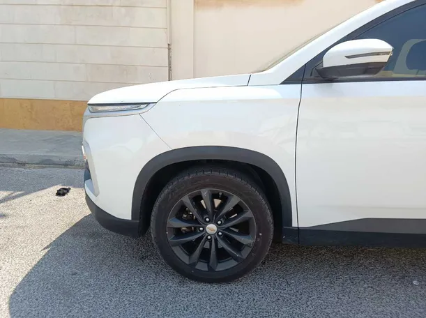 Car image 9