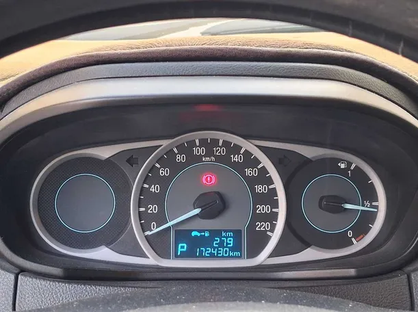 Car image 16