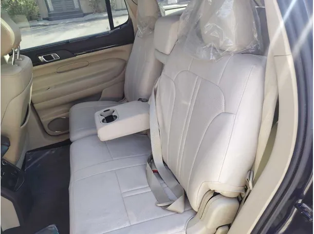 Car image 16