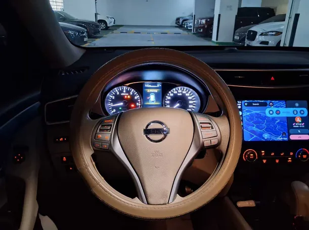Car image 19