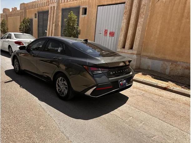 Car image 7