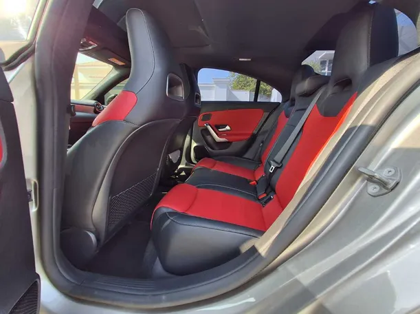 Car image 13