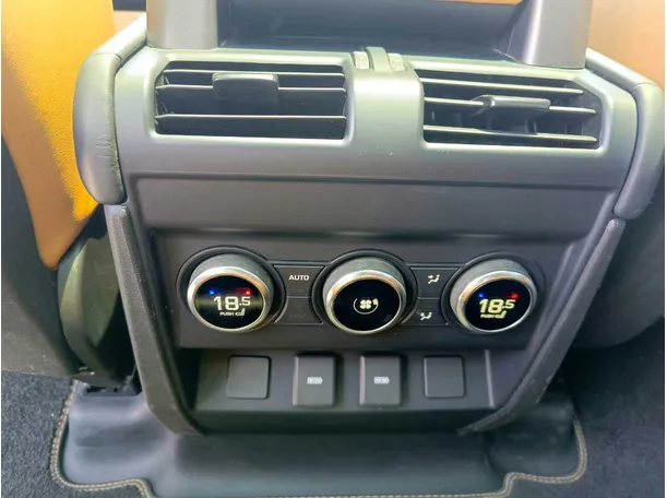 Car image 35