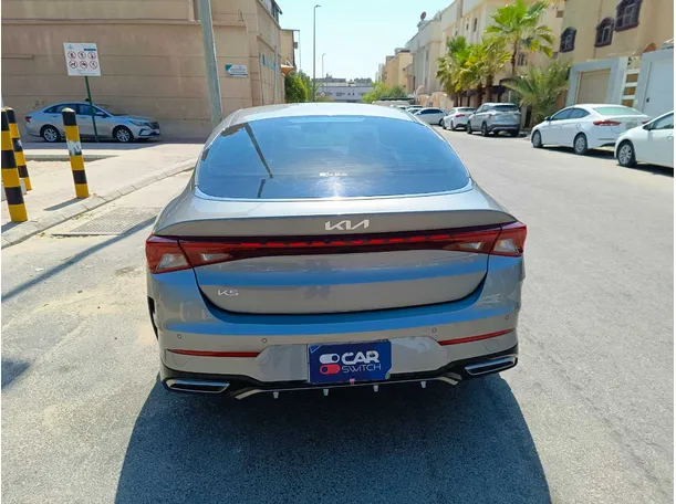Car image 6