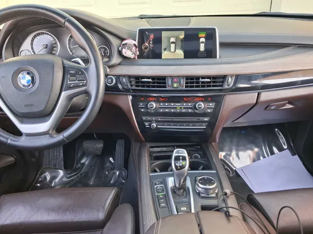 Car image 16