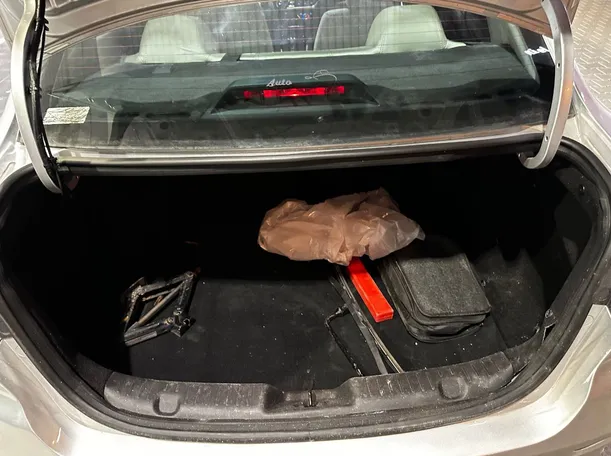 Car image 22