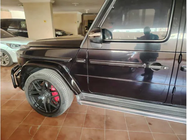 Car image 9