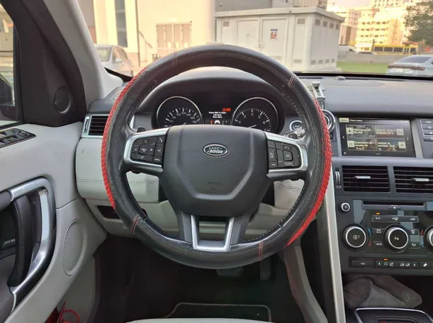 Car image 14
