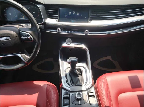 Car image 18