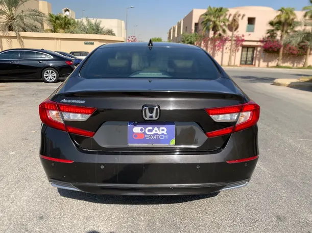 Car image 6