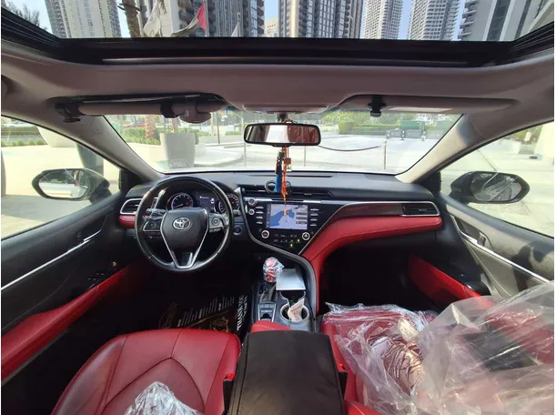 Car image 18