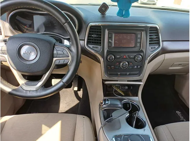 Car image 16