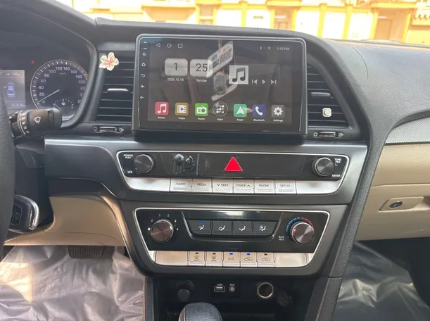 Car image 16