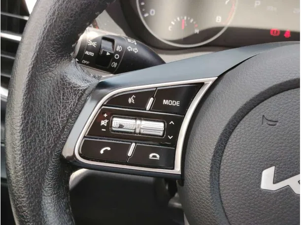 Car image 25