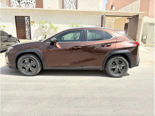 Car image 8