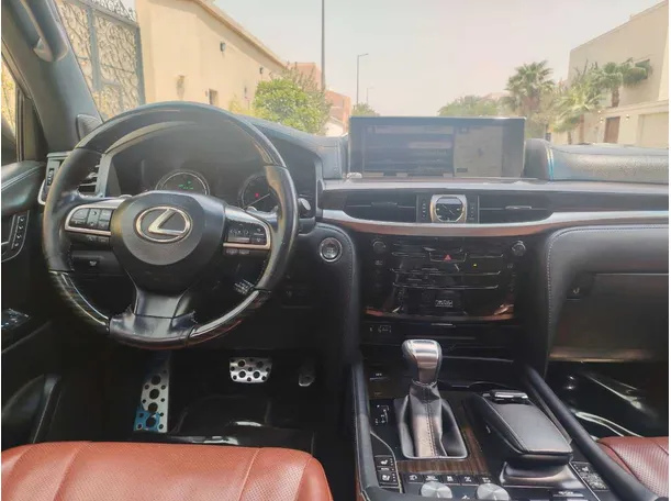 Car image 21