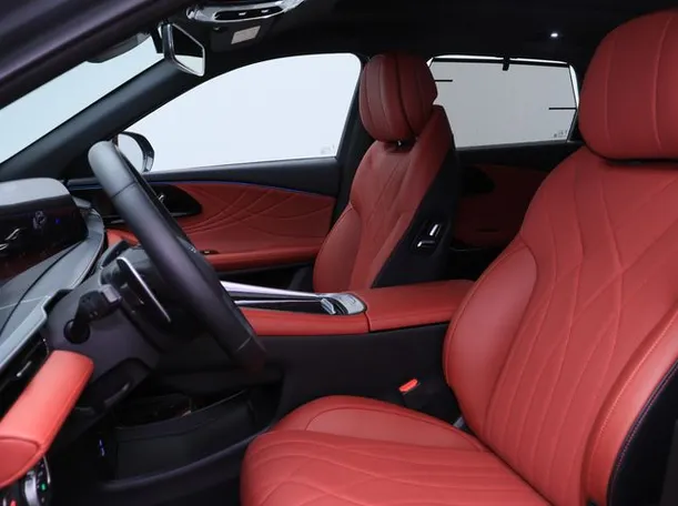 Car image 8